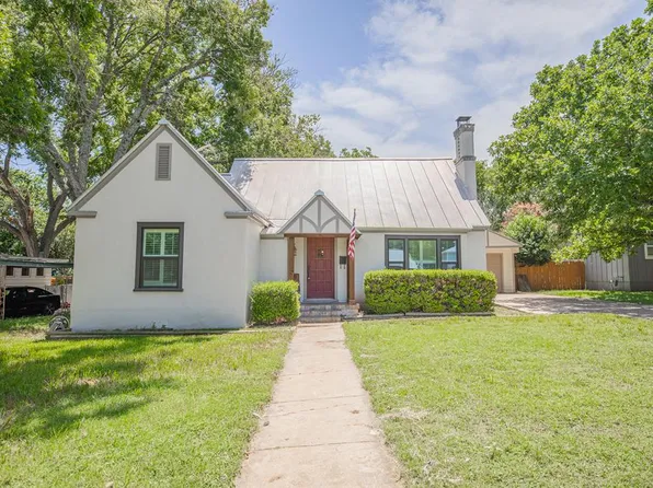 925 Prescott St, Kerrville, TX 78028
