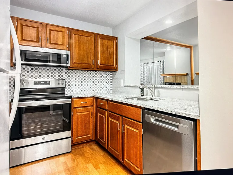 8789 W 106th Ter — Photo 10
