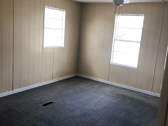 5th image of 4601 Dunkeld Ave