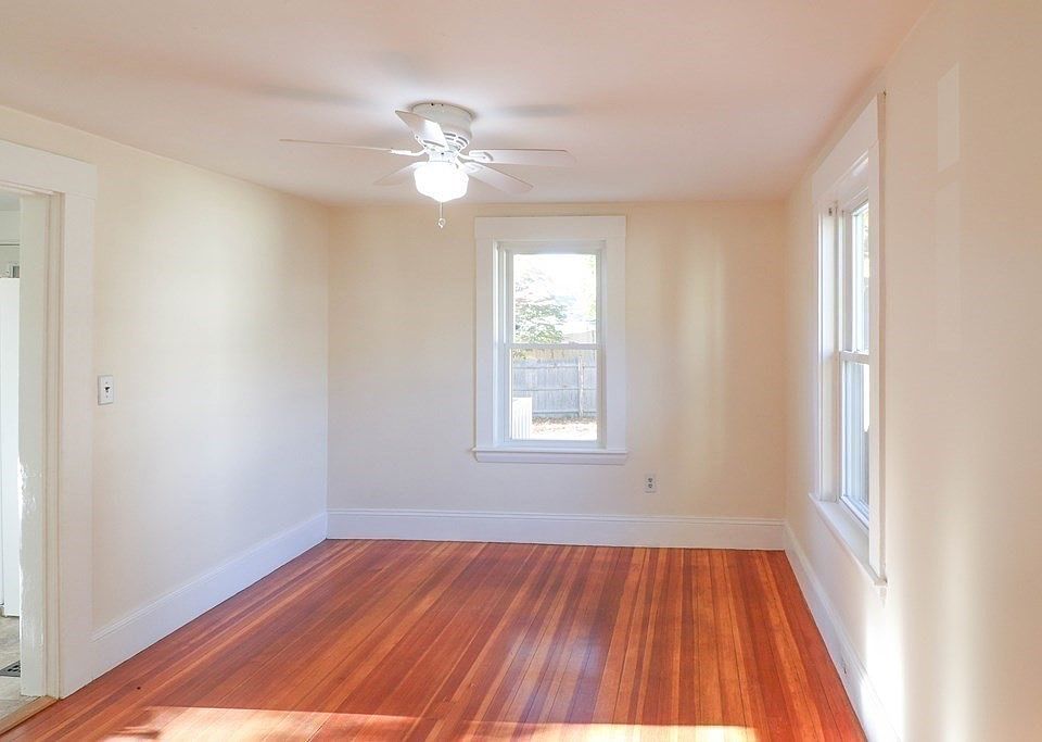 12 Lakeview Ave, Reading, MA 01867 Zillow