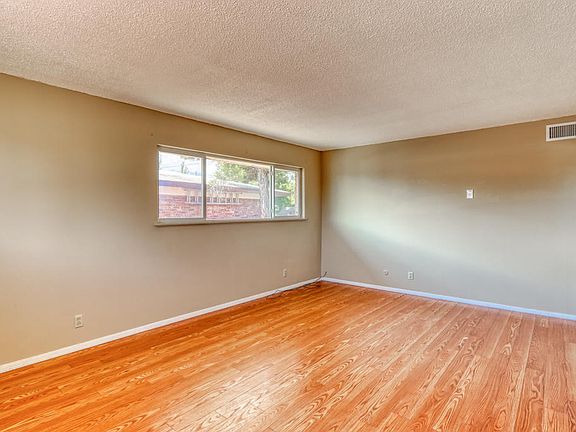 4th image of 10008 Chezelle Dr