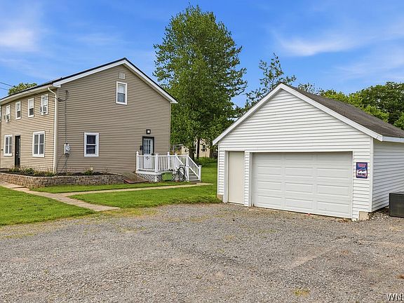 3rd image of 6990 Knowlesville Rd