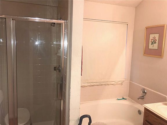 5th image of 4301 Baccarat Dr