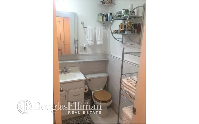 Rented by Douglas Elliman | media 14