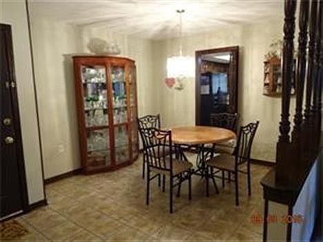 4th image of 10 Cherry Blossom Ln