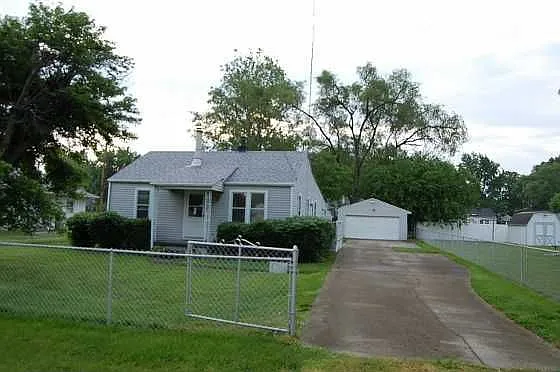 3203 Rufus St photo 1