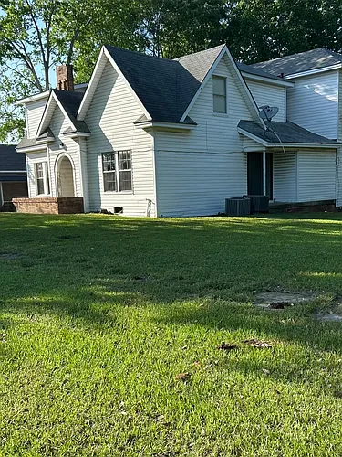 203 E Rhodes Ave Photo 1