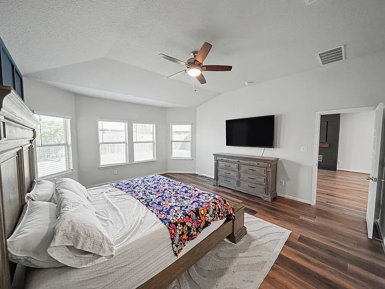 3037 Beringer Blvd — Photo 23