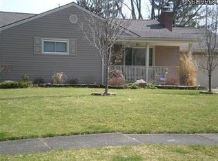 3331 Estates Cir, Youngstown, OH