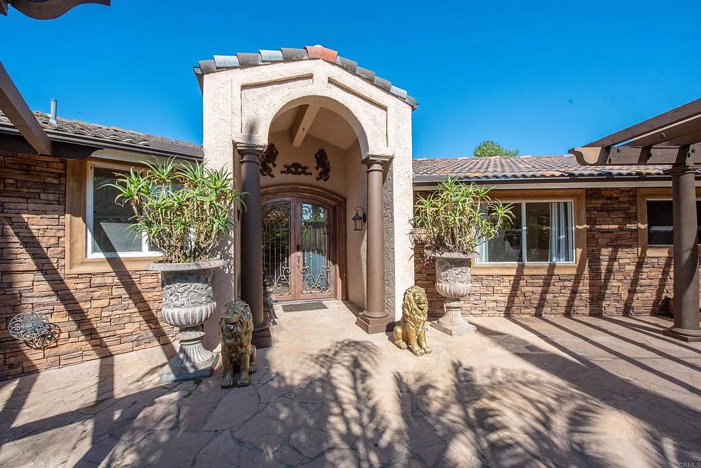 3 bed, 2542 sqft, $4,850 — Photo 1