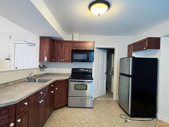 4th image of 23 West St W #2