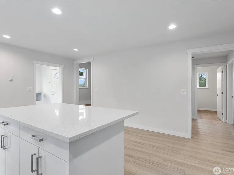 4656 Bay Rd — Photo 14