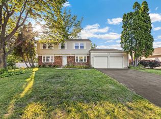 1121 Belmar Ln, Buffalo Grove, IL 60089