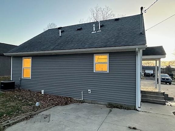 5th image of 137 McCormack Ave