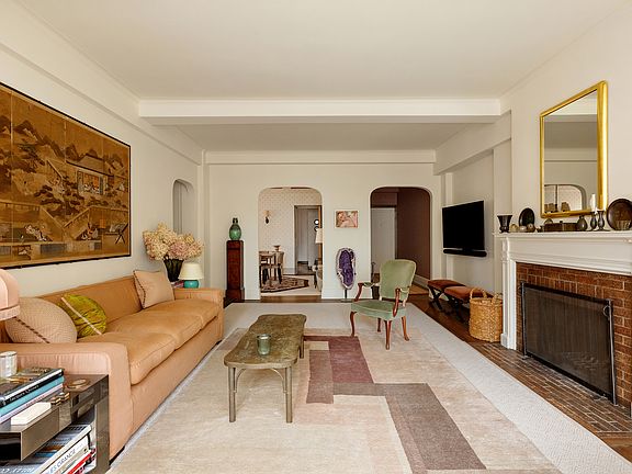 3rd image of 175 E 79th St APT 14A