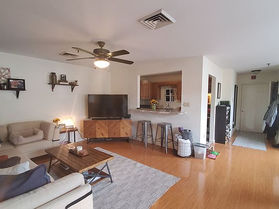 2nd image of 175 High St #5