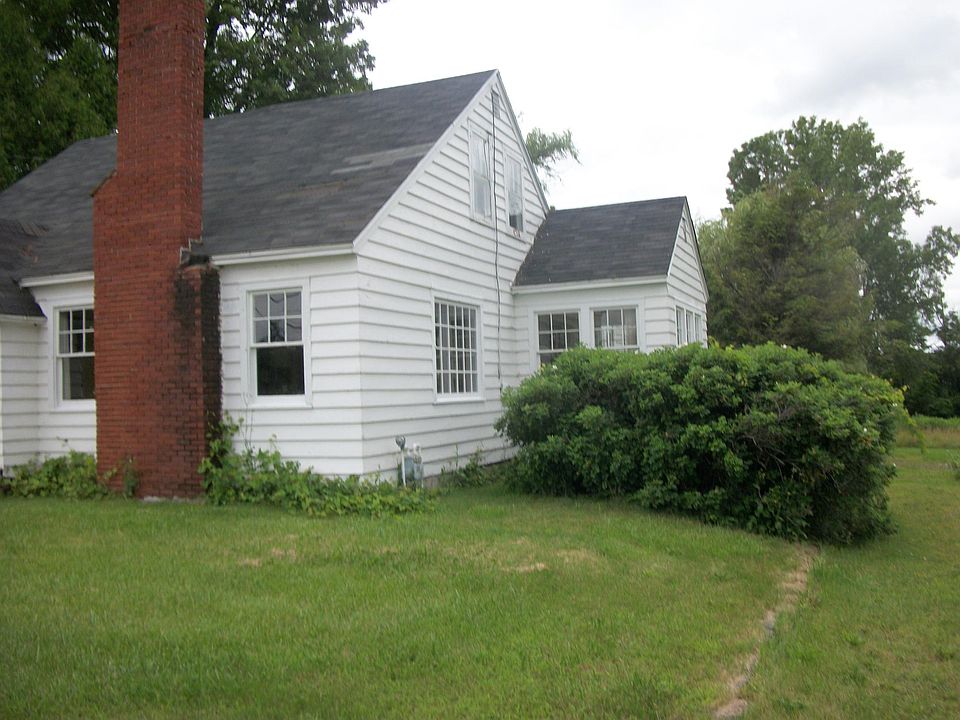 125 Maple St - Upstairs Apartment