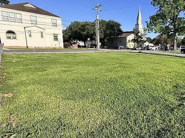 516 St Martin Street, St. Martinville, LA 70582
