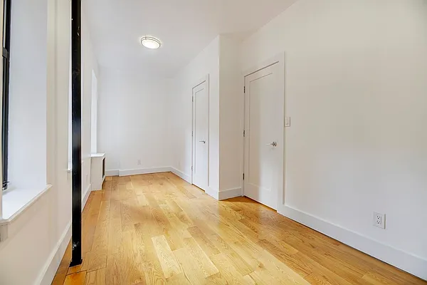 Rented by REAL New York | media 23