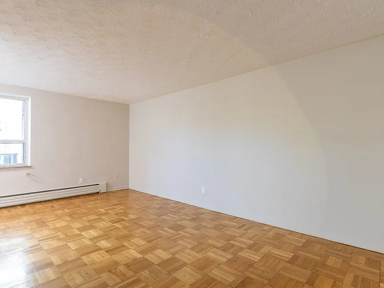 839 Roselawn Ave — Photo 14