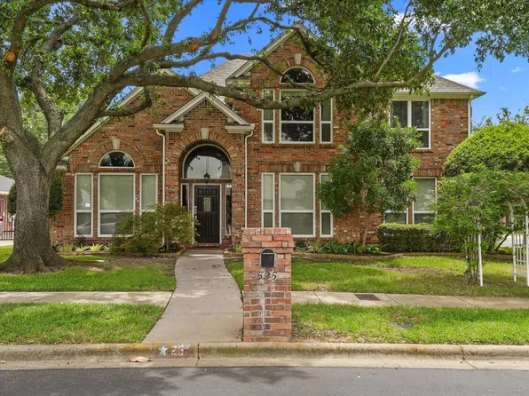 525 Springhill Dr, Hurst, TX 76054