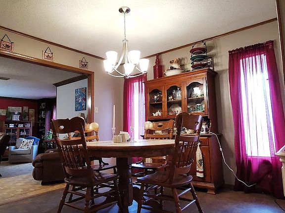 3rd image of 1105 Bradley Ln