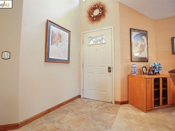 3rd image of 3828 Rockford Dr