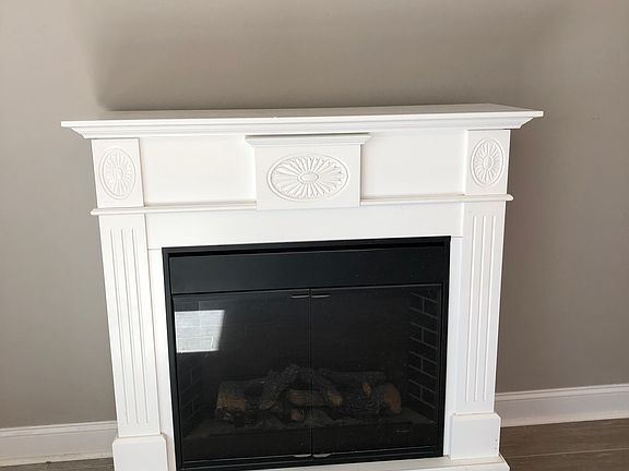 Electric fireplace 