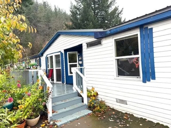 200 Riverwood Ct, Dunsmuir, CA 96025