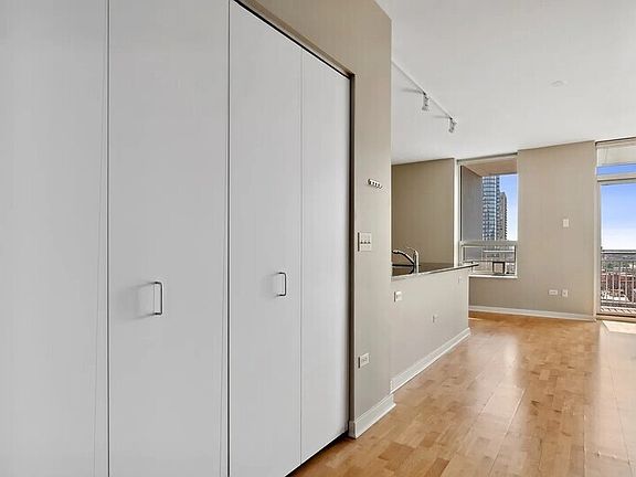 2nd image of 330 W Grand Ave APT 1503