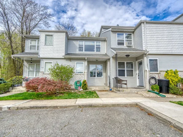 205 Lorraine Loop, Staten Island, NY 10309