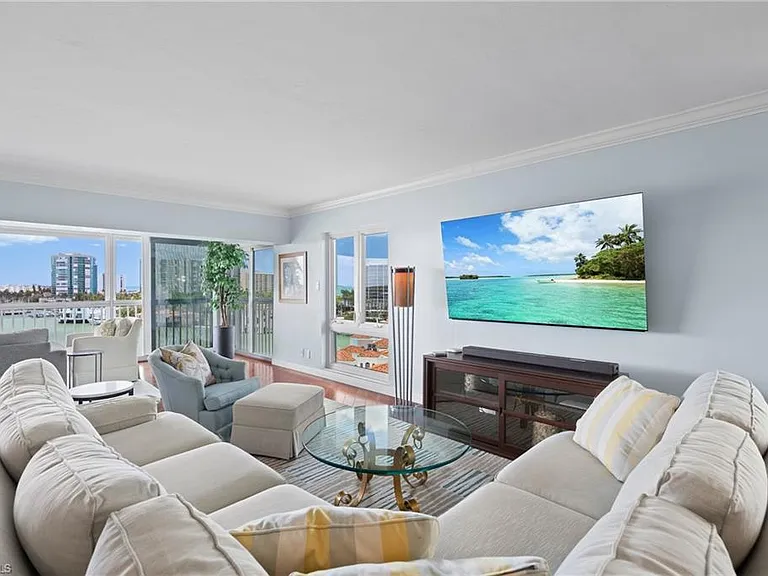 250 Park Shore Dr #803 — Photo 13