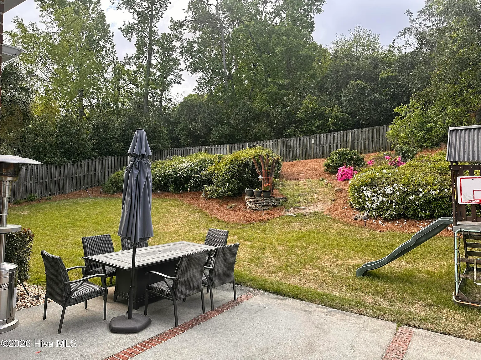 5 bed, 4.0 bath, 3415 sqft, $3,900 — Photo 3