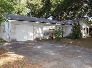 1124 N Kingsway Rd, Seffner, FL 33584
