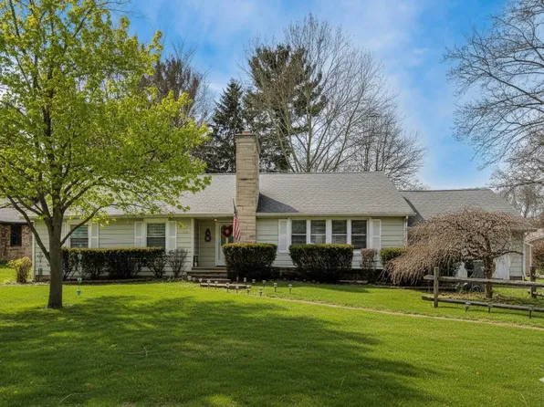 204 Finch Trl, Trail Creek, IN 46360