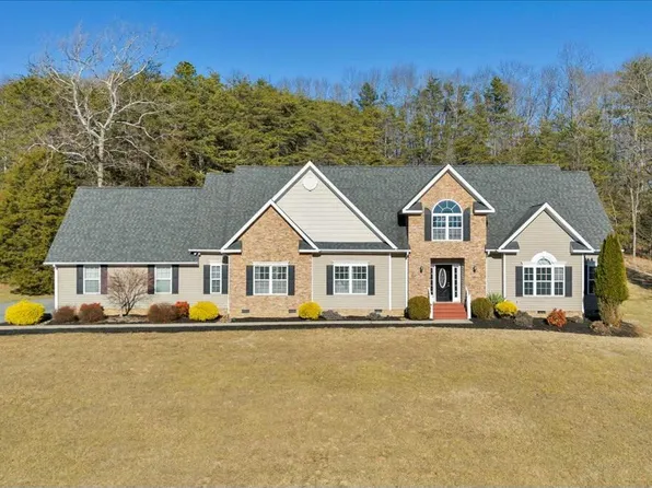 310 White Pine Ln, Troutville, VA 24175