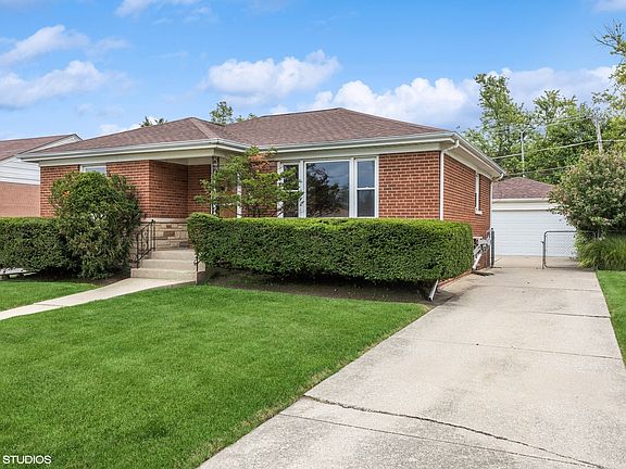 2nd image of 2119 Boeger Ave