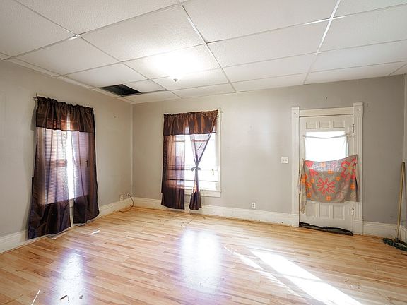 5th image of 510 Washington St