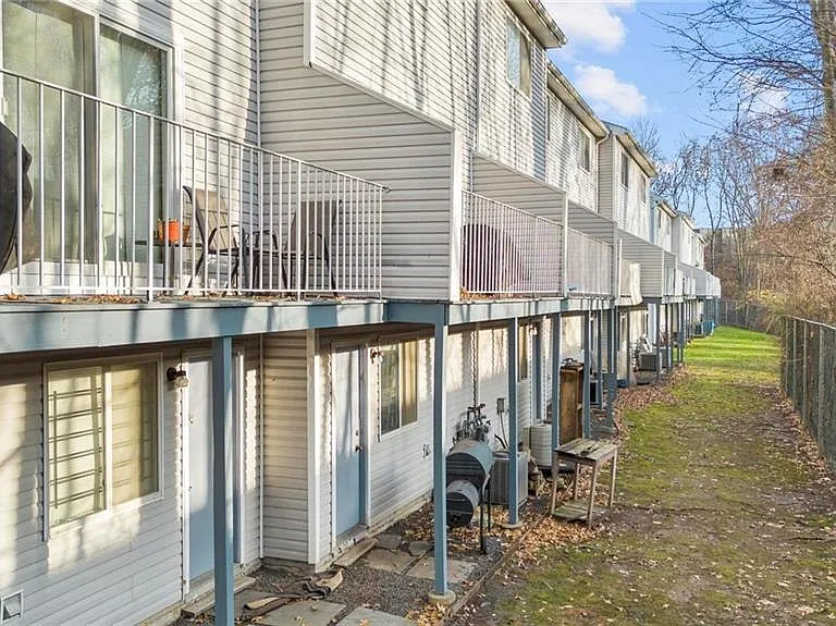 360 W Spring St #A7 — Photo 27