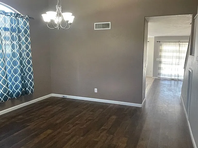 12411 W Rancho Dr — Photo 3