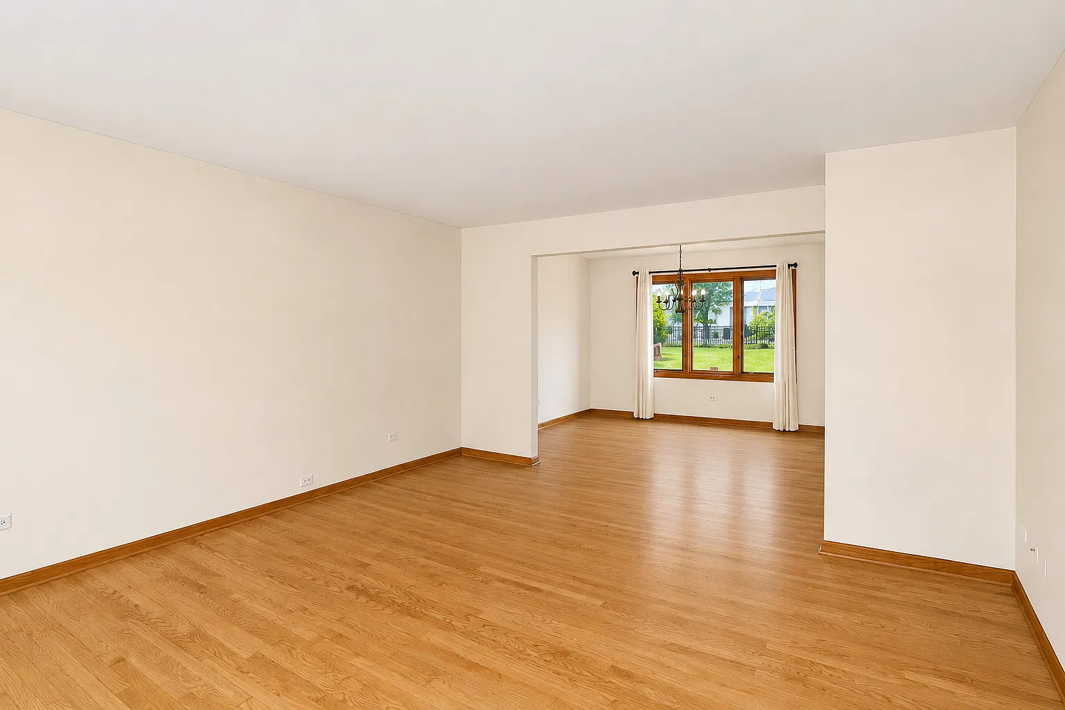 4 bed, 4.0 bath, 2351 sqft, $3,500 — Photo 3