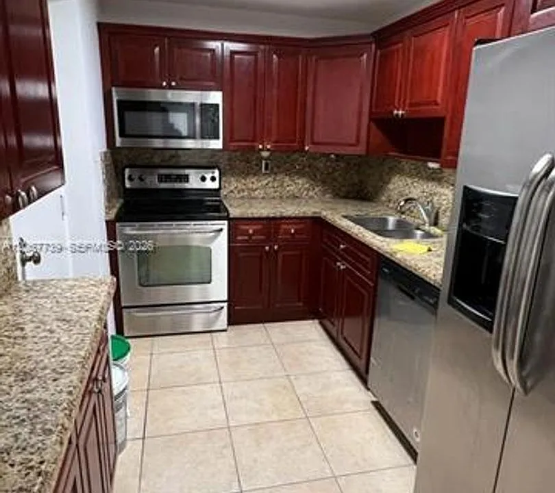 2333 Brickell Ave #CU-307