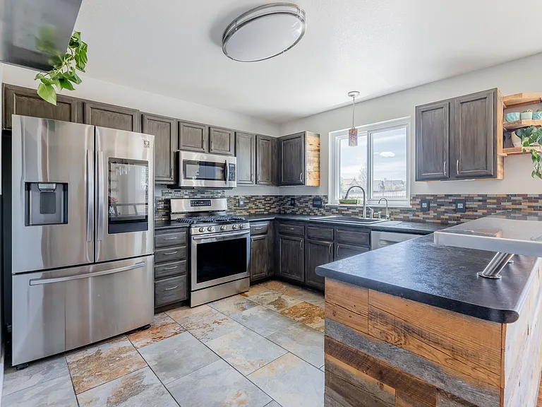 4722 Sutton St — Photo 14