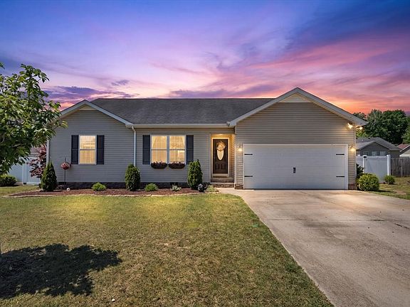 2nd image of 211 Williamsburg Cir