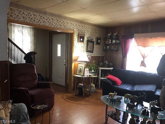 4th image of 4224 Archwood Ave