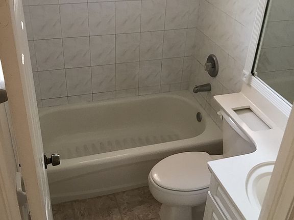 2nd image of 920 NW 78th Ave Unit 1B