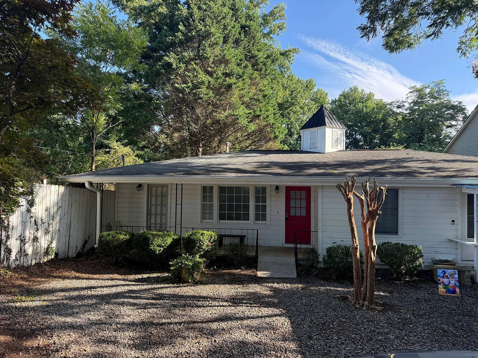 1 bed, 900 sqft, $1,350 — Photo 1