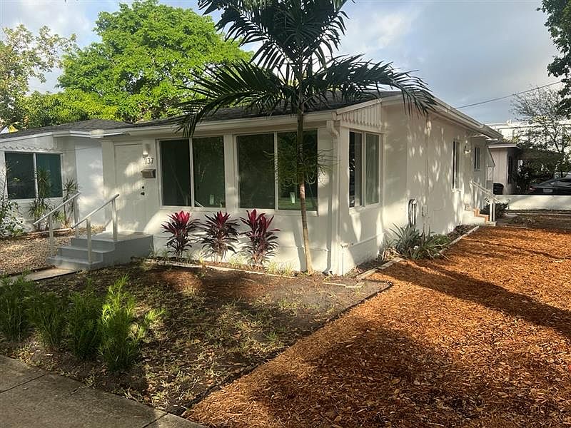 1st image of 1137 NE 123rd St #2