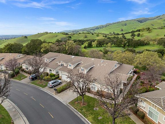 3rd image of 9008 Village View Dr