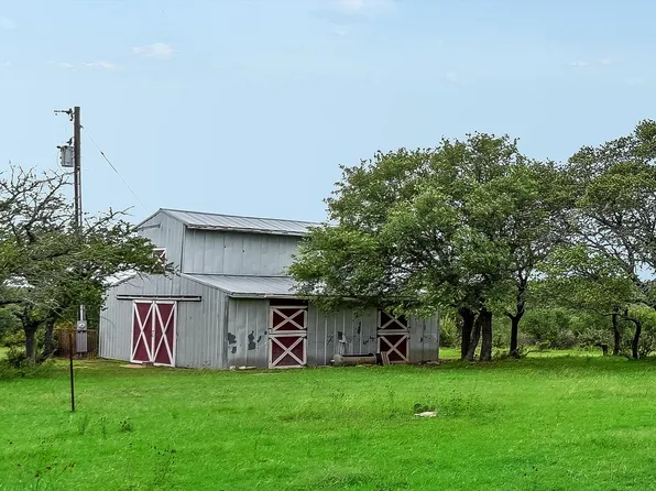 320 Valley Oak Dr, Dripping Springs, TX 78620